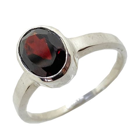 Garnet Rings | Maria Kenda Jewellery