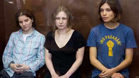 Justiça Russa Condena Integrantes Da Banda Pussy Riot A Dois Anos De