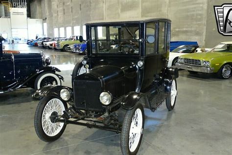 Antique 1920 Ford Model T Center Door Sedan For Sale. Price 16 500 USD - Dyler