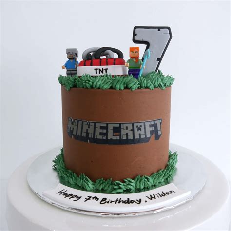 Download Delicious Looking Minecraft Themed Cake