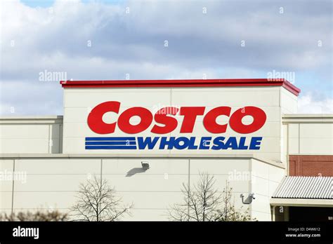 Costco Wholesale Sign Hi Res Stock Photography And Images Alamy