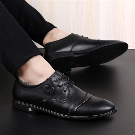 New 2022 Flat Classic Men Dress Shoes Genuine Leather Wingtip Carved Italian Formal Oxford