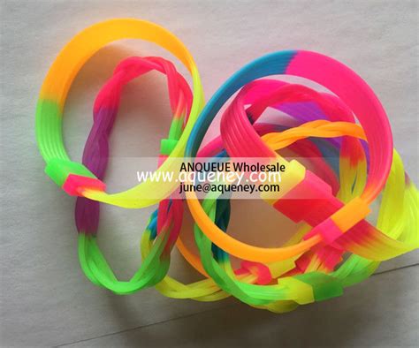 New Style Rainbow Twist Silicone Rubber Braceletssilicone Braided