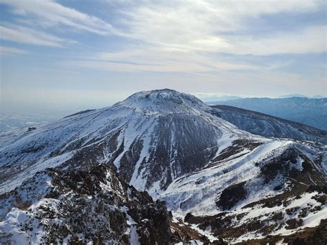 剣が峰・朝日岳 茶臼岳（那須岳）・三本槍岳・赤面山の写真17枚目 南東稜線のゴツゴツ越し🎶 Yamap ヤマップ