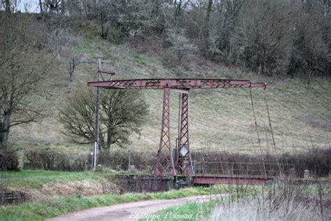 Pont Levis De Chaumot