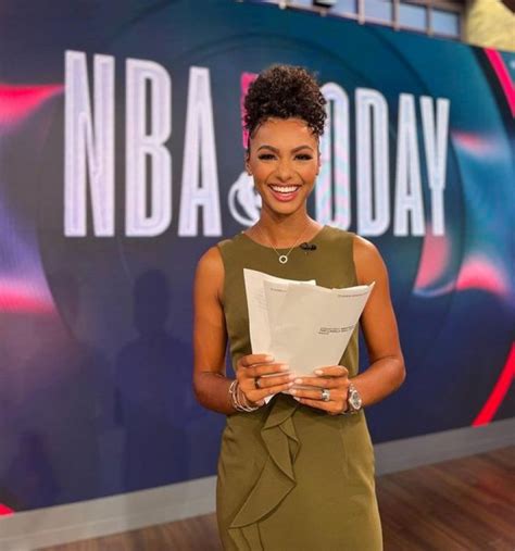 Malika Andrews Hot Pictures