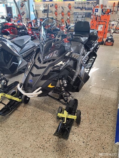 Polaris Titan PROSTAR S4 ADVENTURE 155 VÄLIPÄIVÄTARJOUS 17990 00 1 000