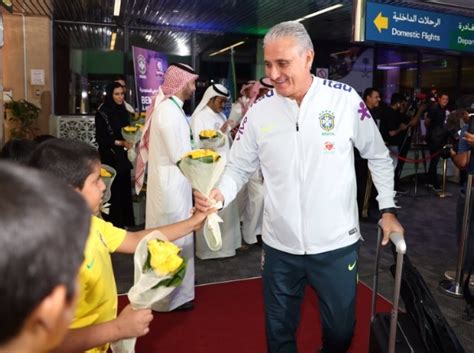 Mundo Positivo Seleção Brasileira desembarca na Arábia Saudita para