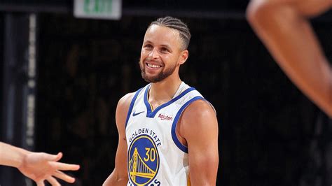 WATCH: Stephen Curry has hilarious reaction to reporter calling him Wardell - CBSSports.com