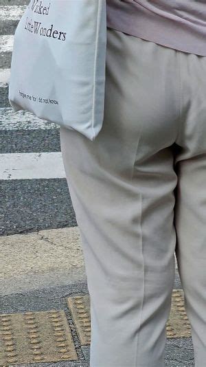 Watch お尻のデカい女性 大きなお尻 パンティライン ぽっちゃり むっちり Porn SpankBang