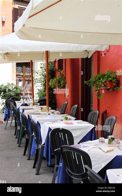 Typical restaurant in the downtown of Rome, Italy Stock Photo - Alamy