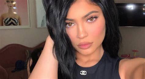 ¿cómo Puede Lucir Kylie Jenner En Tanga Su Cuerpo Tan Perfecto