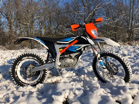 2020 Ktm Freeride E Xc First Snow Ride On The Freeride Electric Motorcycles Thumpertalk