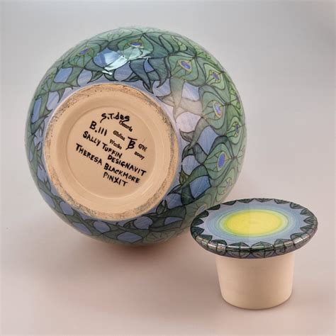 Uk Art Pottery