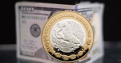 Por cuarta jornada consecutiva peso mexicano avanza frente al dólar