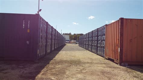 Parc De Self Stockage En Containers Maritimes In Box Container