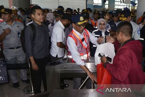 Menhub Tinjau Arus Balik Lebaran Di Pelabuhan Bakauheni ANTARA News