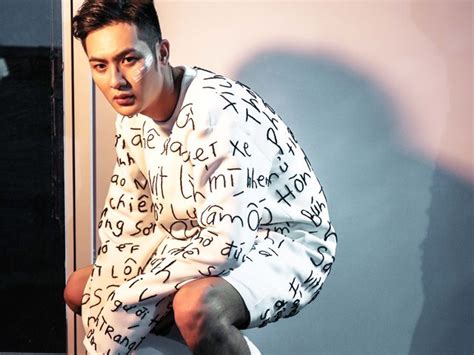 T M Ra C G I M C Bikini P Nh T Hoa H U I D Ng