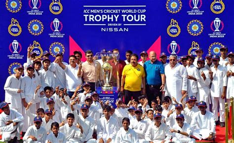 Bcci Vice President Rajeev Shukla Along With Officials Poses With The