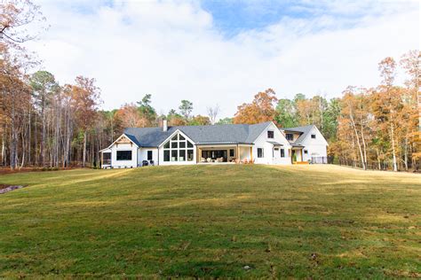 HOME TOUR: Outdoor Living Spaces - Eva Shockey