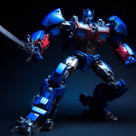 Transformers Robosen Optimus Prime Flagship Vs Elite Echomy