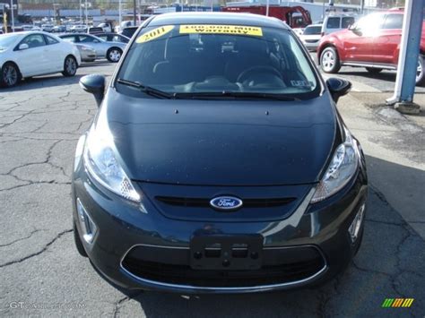 Monterey Grey Metallic Ford Fiesta Ses Hatchback Photo