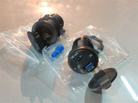 Лада Веста. Установка дополнительных розеток прикуривателя и портов USB ...