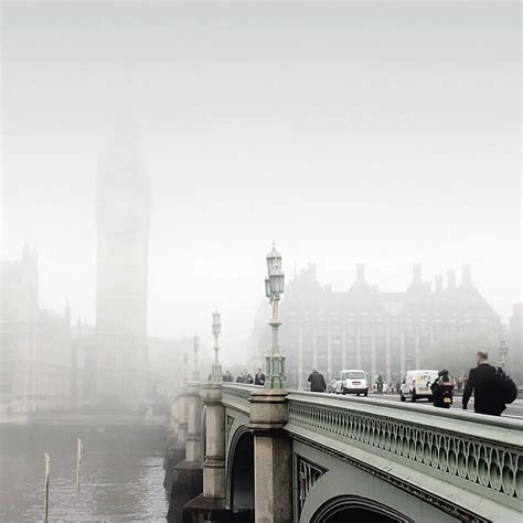 Photographer Captures Mystical Beauty of a Foggy London – SORTRA