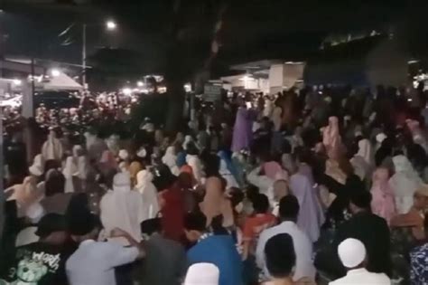 Malang Heboh Setiap Jemaah Salat Tarawih Dikasih Hadiah Uang Rp Ribu