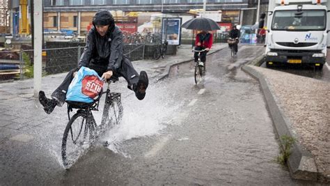 Fietsen In De Regen