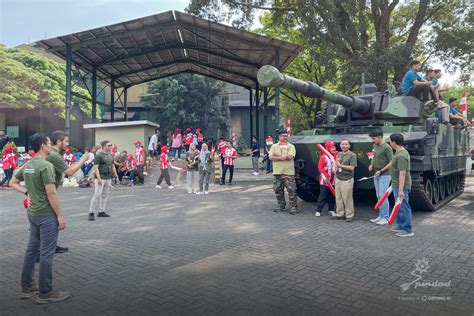 PT Pindad Persero Dari Bongkar Pasang Senjata Hingga Tarik Ranpur