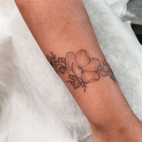 Alina Fineline Tattoo Artist On Instagram Delicate Wildflower