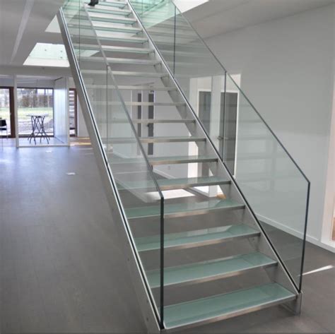 Open Riser Glass Staircase Stainless Steel Double Stringer Stair Design