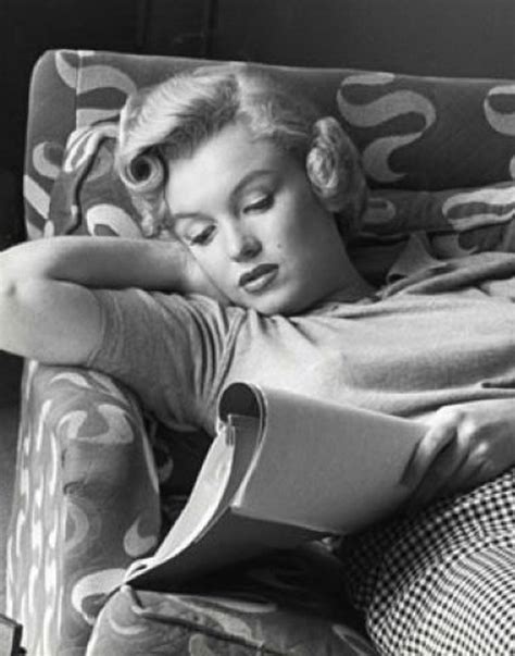 Что читают блондинки: любимые книги Мэрилин Монро