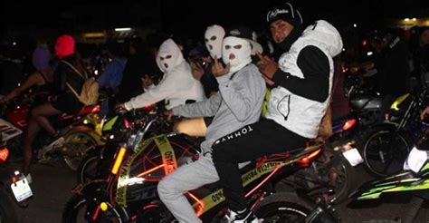 Espantan Miles En Rodada De Terror Halloween Stunt Bike En Celaya VIDEO