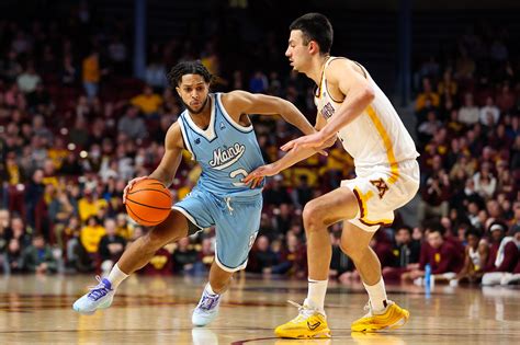 Mike Mitchell Jr Leads Minnesota Past Maine Reuters