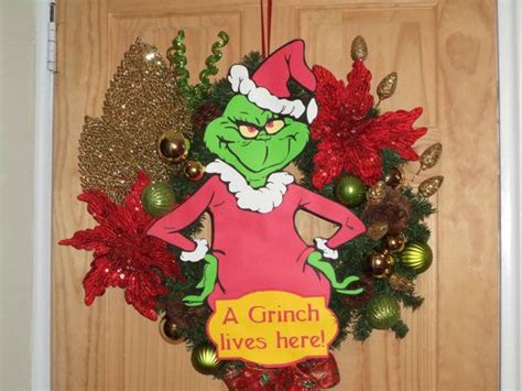 A Grinch Lives Here Christmas Wreath Etsy Christmas Wreaths