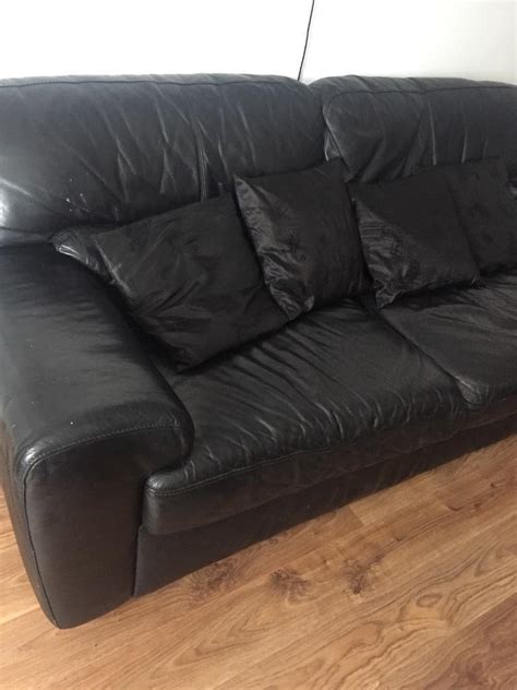 Land Of Leather Sofa Set In Aspley Nottinghamshire Gumtree