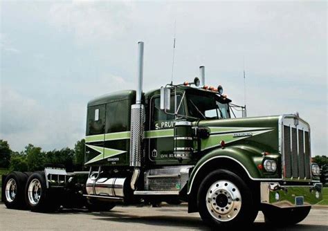 Movin On Tv Show Sonny Pruitt S Kenworth W A In Green W