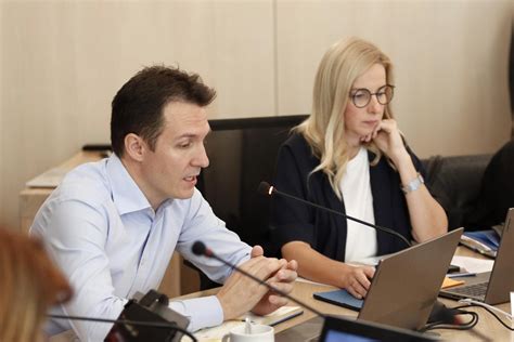 Slobodna Dalmacija Makarski gradonačelnik i zamjenica na službeni