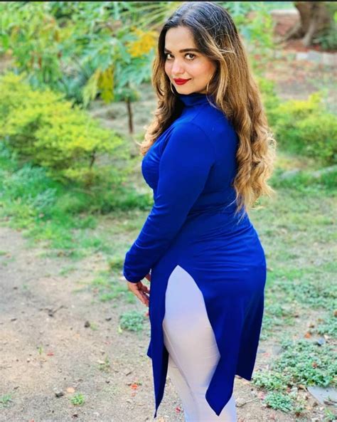 Pin By Anisha Shukla On Breath Less Leggings Curvy Girl Outfits