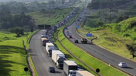 Acidente Causa Congestionamento Na Rodovia Dom Pedro I Em Campinas