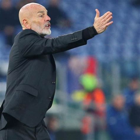 Milan Pioli Verso Il Cambio Di Modulo Italia Tuttocampo It