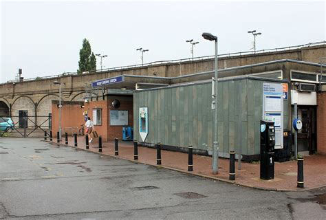 Ruislip Gardens Underground Station Lt C Bowroaduk Flickr