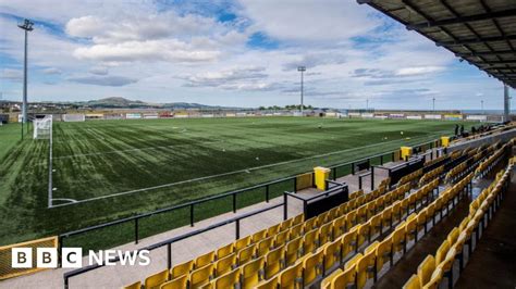 East Fife fans banned over racial abuse at Albion Rovers match - BBC News