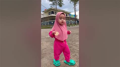 Anak Gemoy Sudah Bisa Pakai Sandal Sendiri Anakgemoy Gemoy Lucu