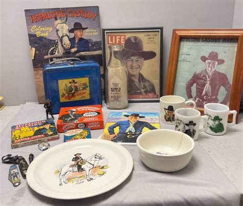 Vintage Lot Of Hopalong Cassidy Memorabilia Dishes Pics Lunch Box Etc Ebay