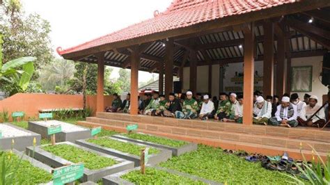 Rangkaian Harlah Satu Abad NU Sekjen PBNU Ziarah Ke Makam KH Hisyam