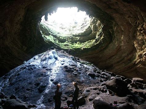 Rare Photos From Inside 350 Foot Deep Devils Sinkhole Which Is Off