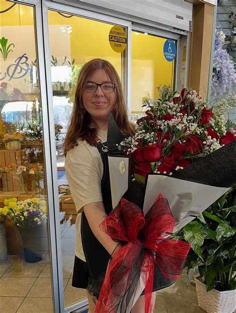 Florist in Shreveport LA services are expanding for the holiday 1